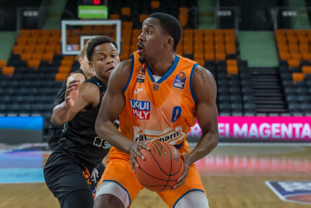 且明显超过 且明显超过